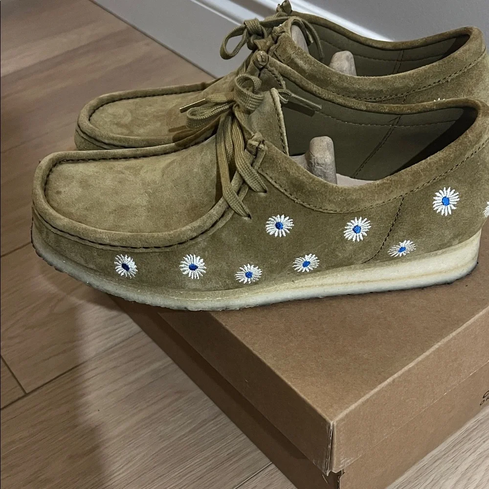 Clarks Olive Loafers for Men - Picture 3 of 9